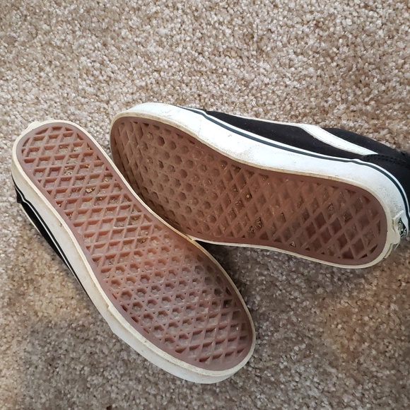 Vans - Picture 2 of 6